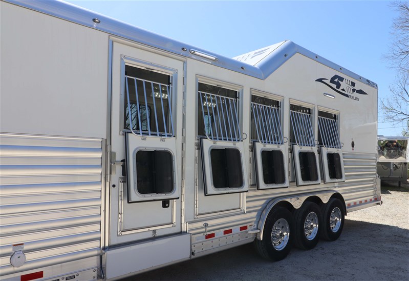 Trailer Photo 7