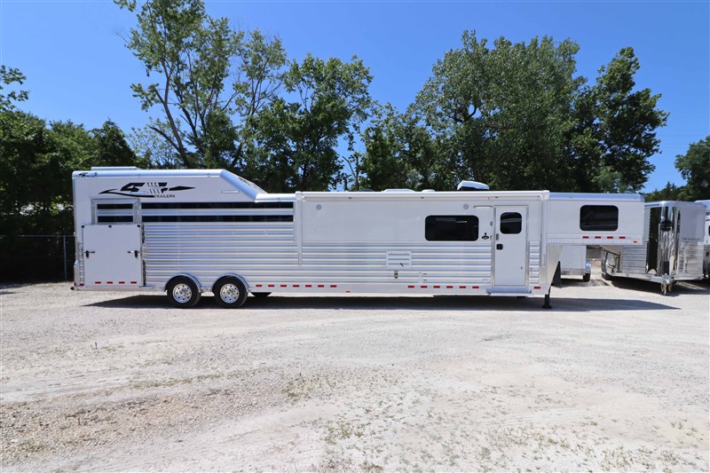 Trailer Photo 7