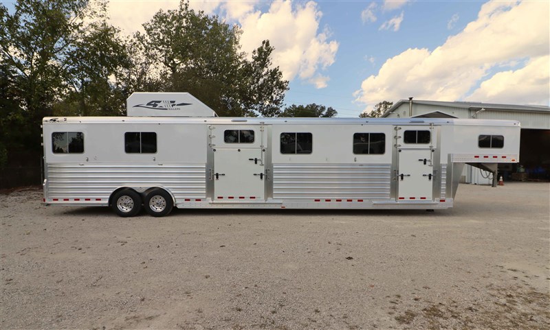 Trailer Photo 2