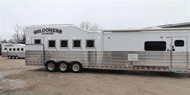 Trailer Photo 2