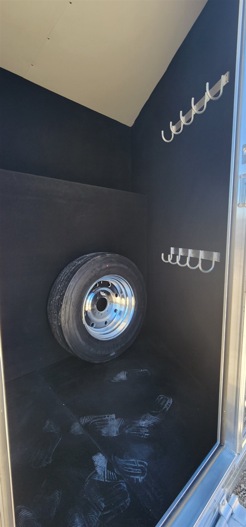 Trailer Photo 16