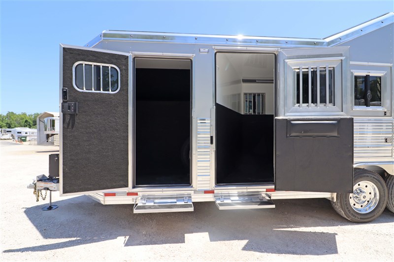 Trailer Photo 10