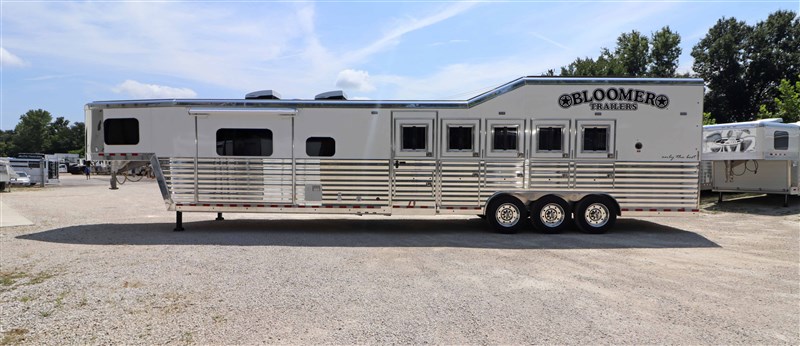 Trailer Photo 2
