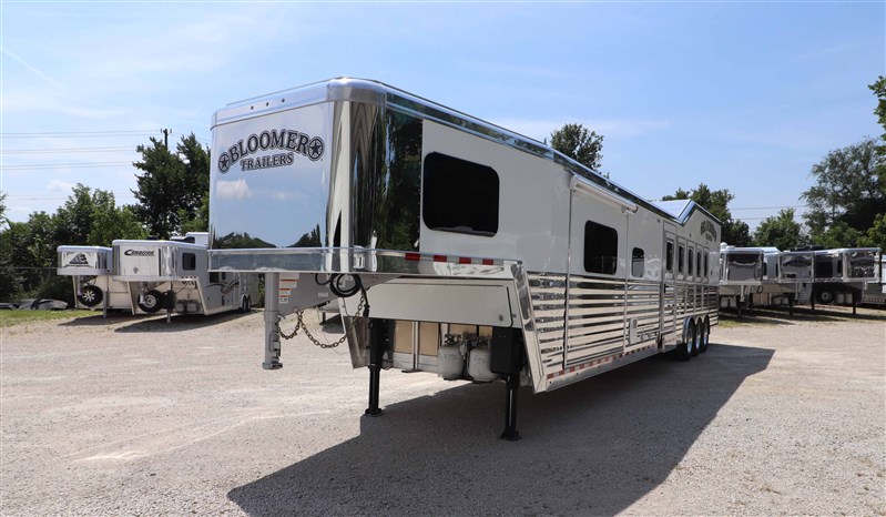 2026 Bloomer 5H 15.9' Trail Boss, 2 AC's, 19.5'' Alcoa Wheels