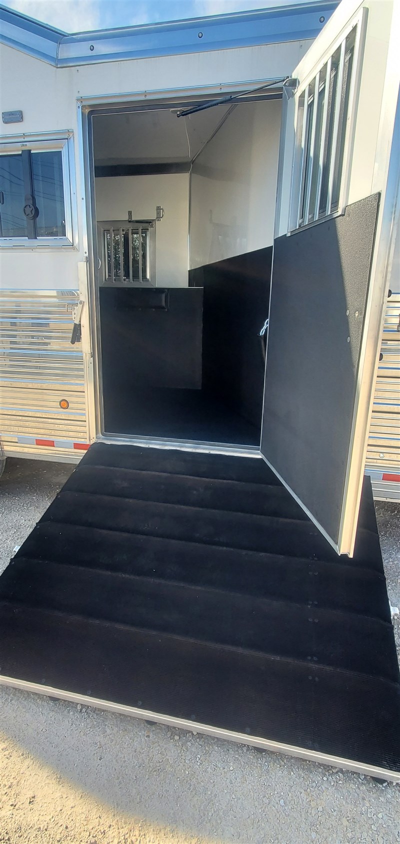 Trailer Photo 7