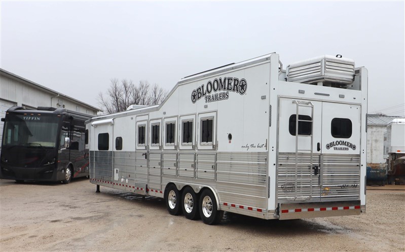 Trailer Photo 12