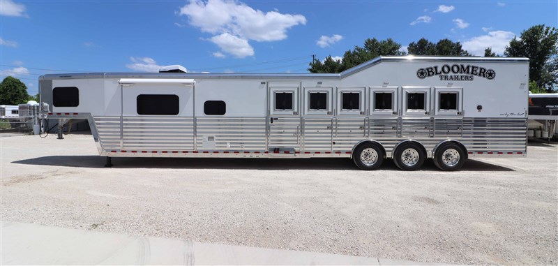 Trailer Photo 2