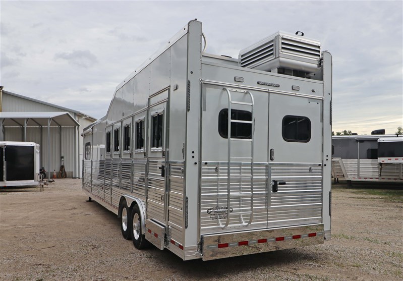 Trailer Photo 12