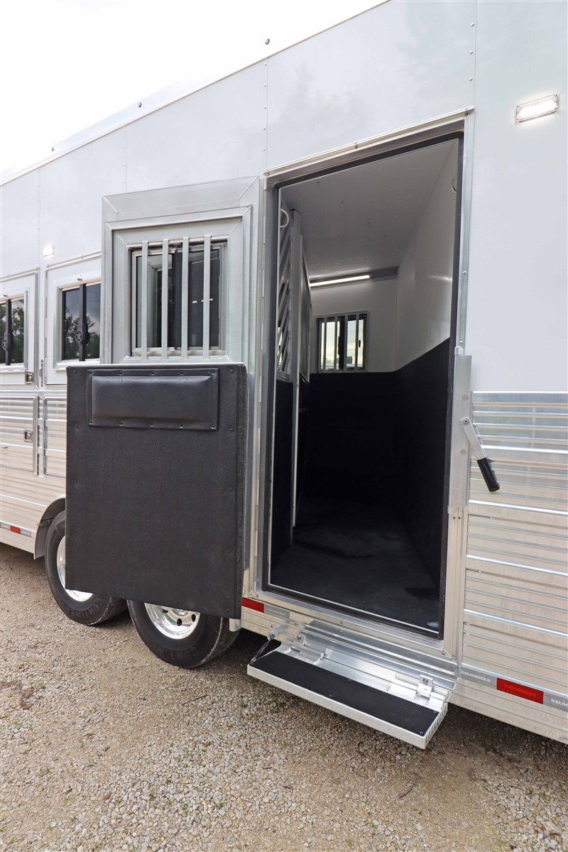Trailer Photo 9