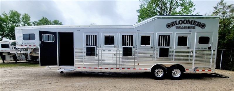 Trailer Photo 8