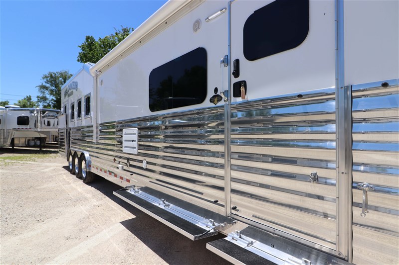 Trailer Photo 4