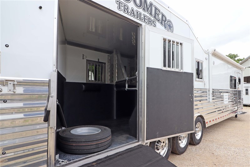 Trailer Photo 10
