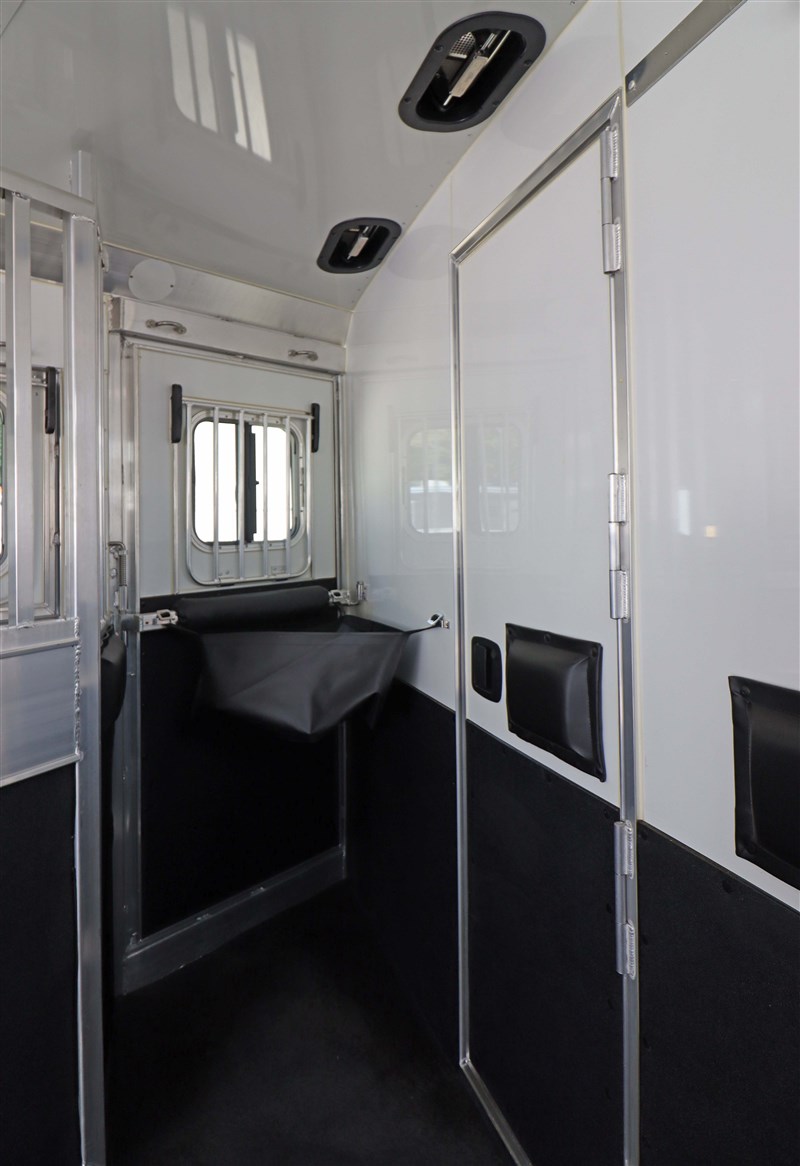 Trailer Photo 12
