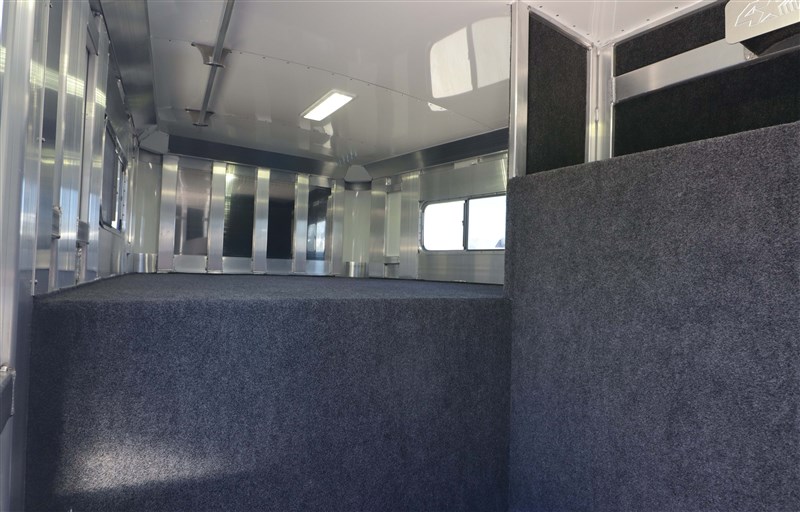 Trailer Photo 11