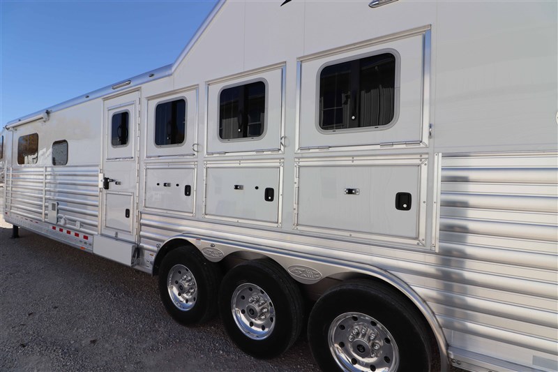 Trailer Photo 15