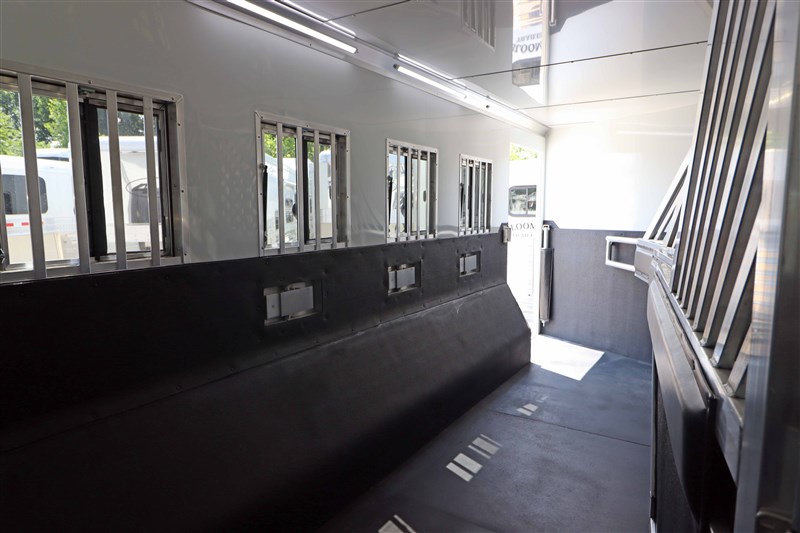 Trailer Photo 14