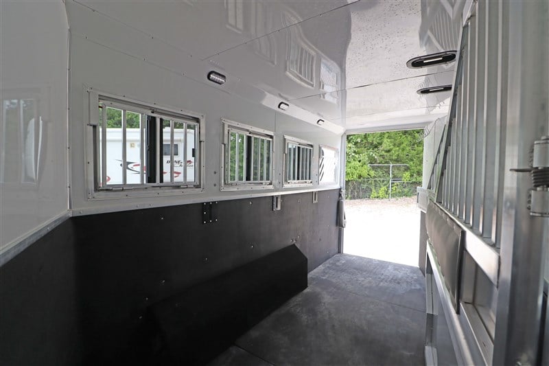 Trailer Photo 10