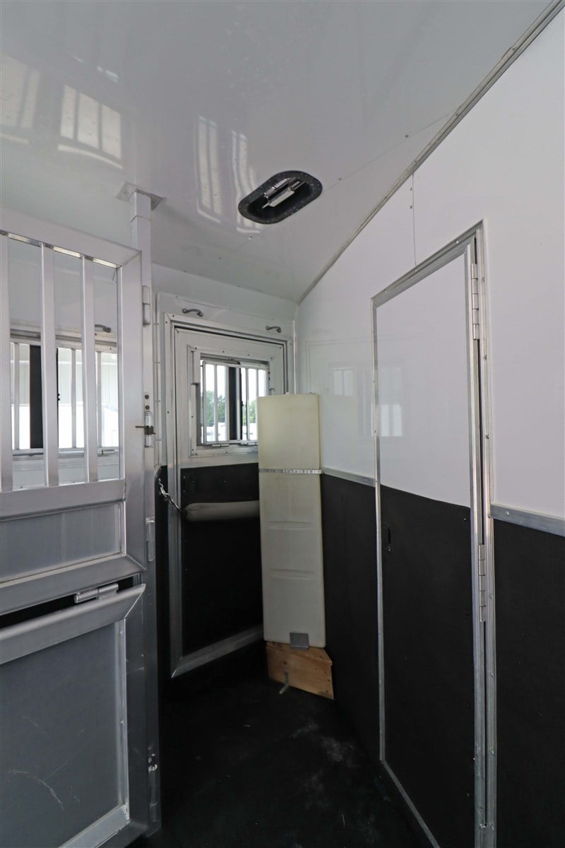 Trailer Photo 9