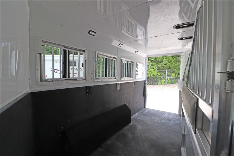 Trailer Photo 10