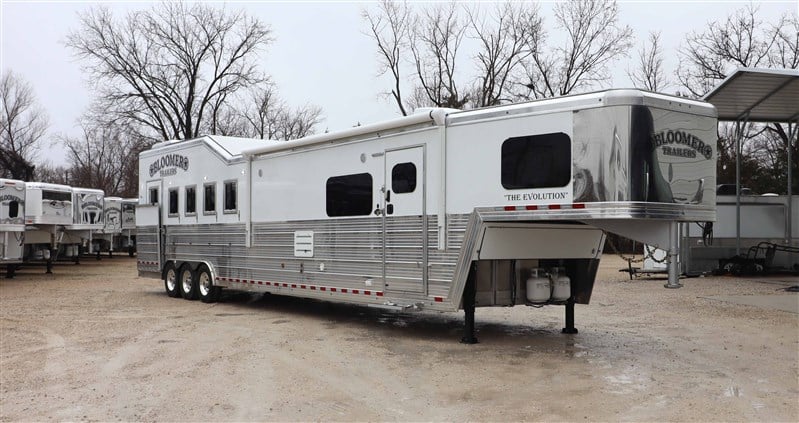 2027 Bloomer 5H 15.9'SW Trail BossLQ, Side Load, Rear Tack