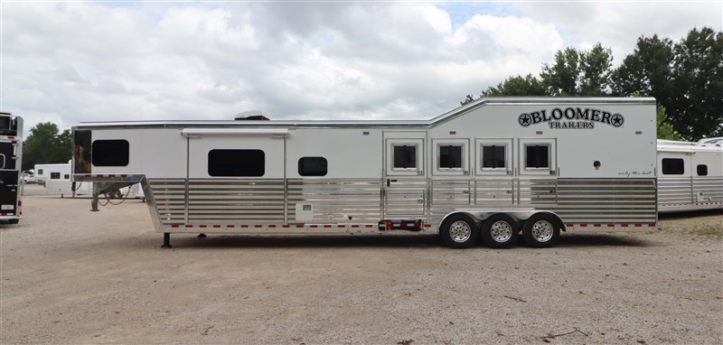 Trailer Photo 2