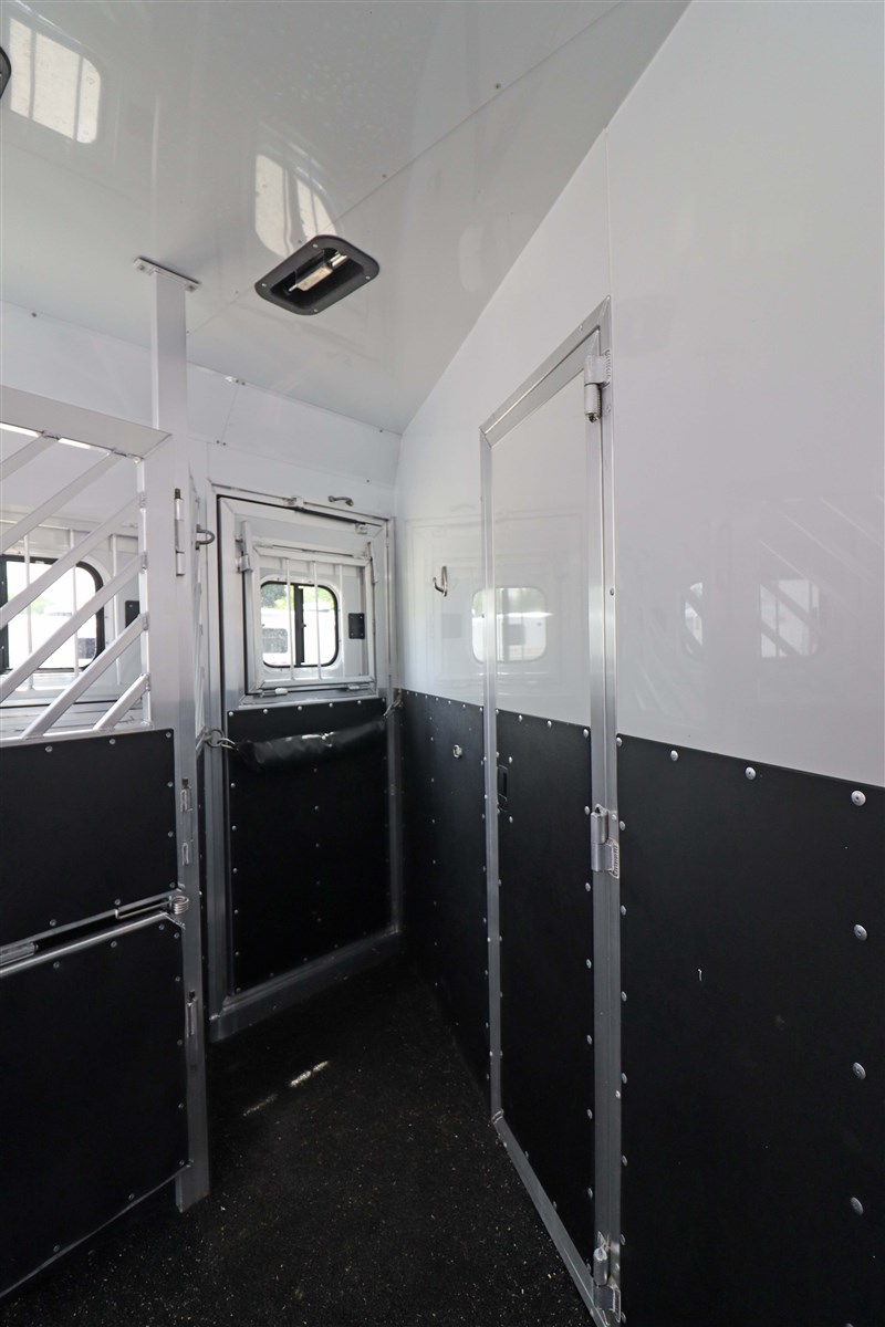 Trailer Photo 18