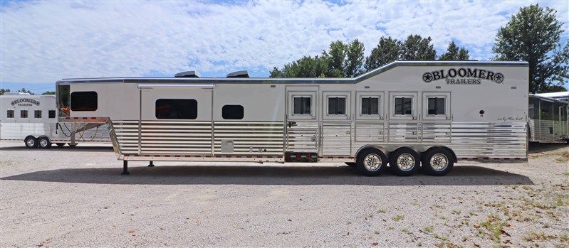 Trailer Photo 2