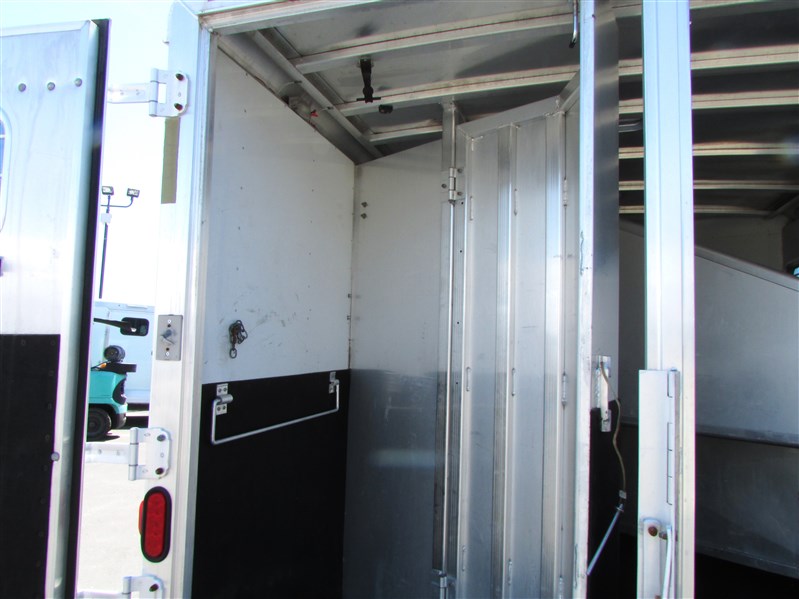 Trailer Photo 14