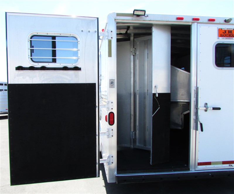Trailer Photo 12