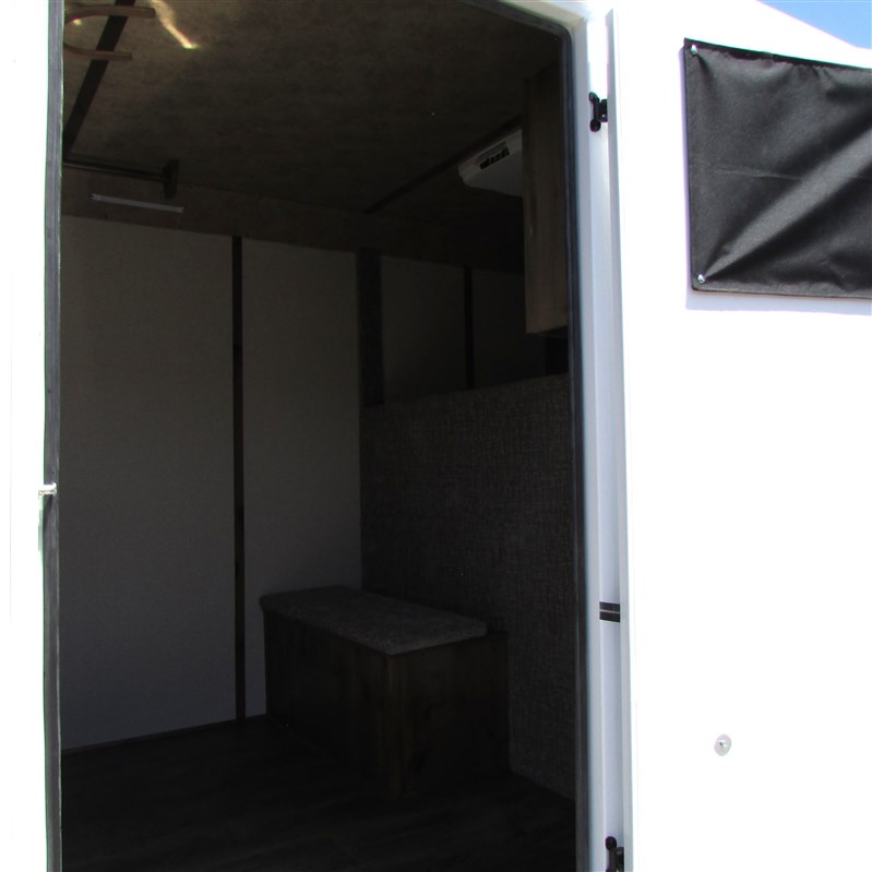 Trailer Photo 17