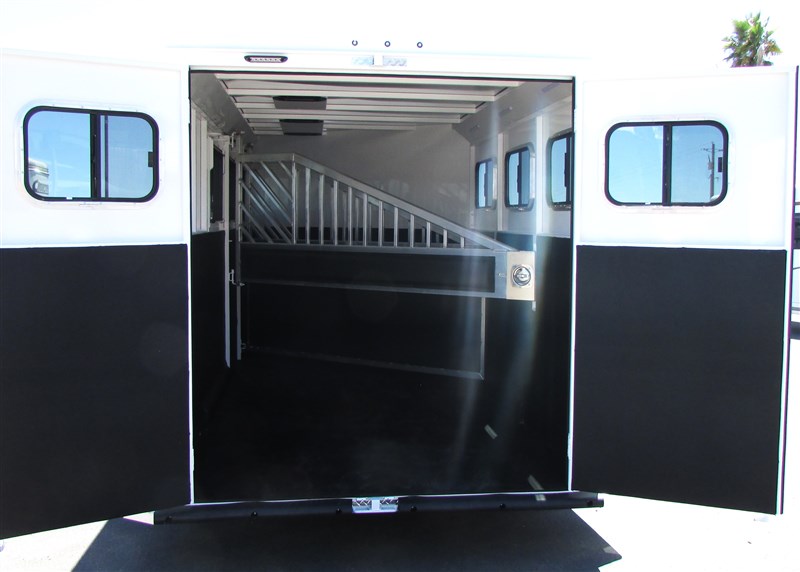 2026 Trails West classic comfort package 3 horse