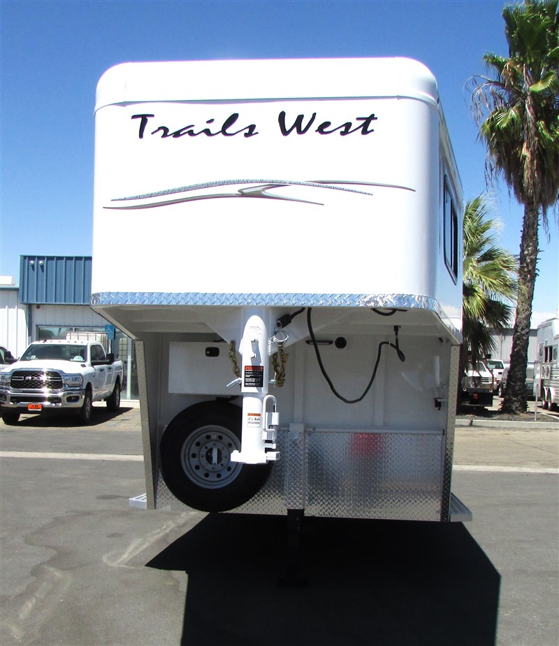 2026 Trails West classic comfort package 3 horse