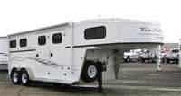 2012 2 horse Trails West Classic Comfort pkg