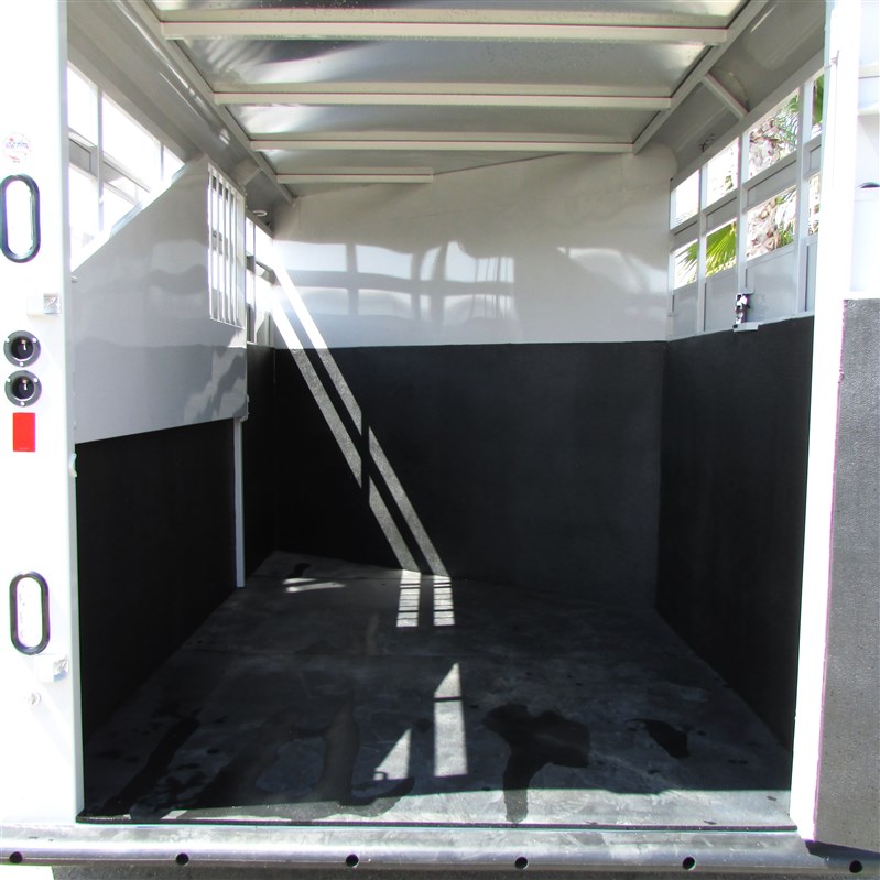 Trailer Photo 10
