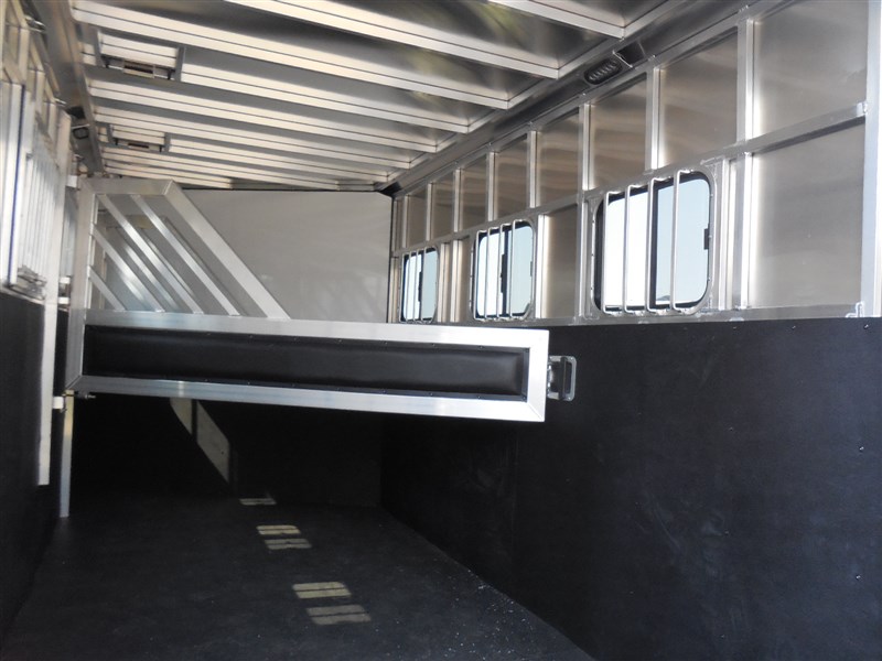 Trailer Photo 8