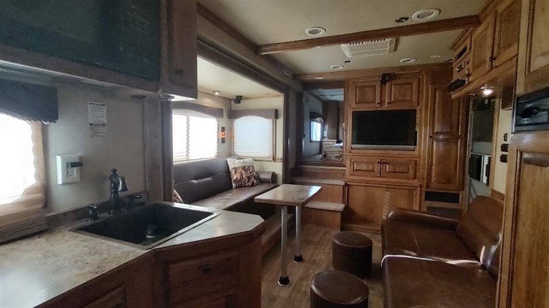 Trailer Photo 14