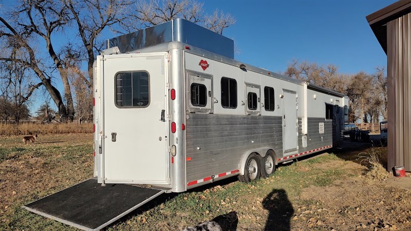 2005 Hart 4 horse lq