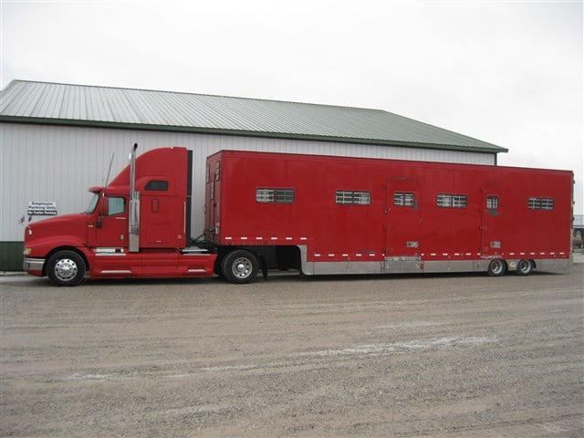 2007 Craftsman 9 Horse Semi Trailer