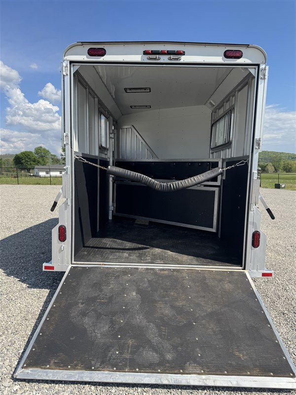 2020 Trailers Usa 2 horse slant, all aluminum, ramp