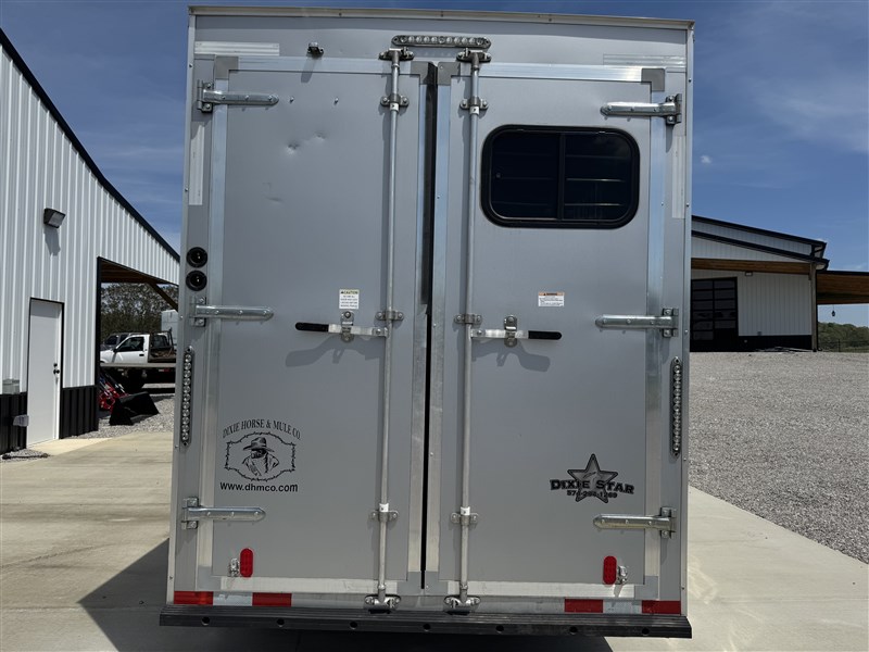Trailer Photo 4