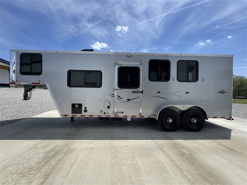 Trailer Photo 2