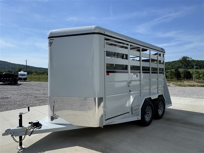 2027 Valley 2 slant , tack room, saddle tree