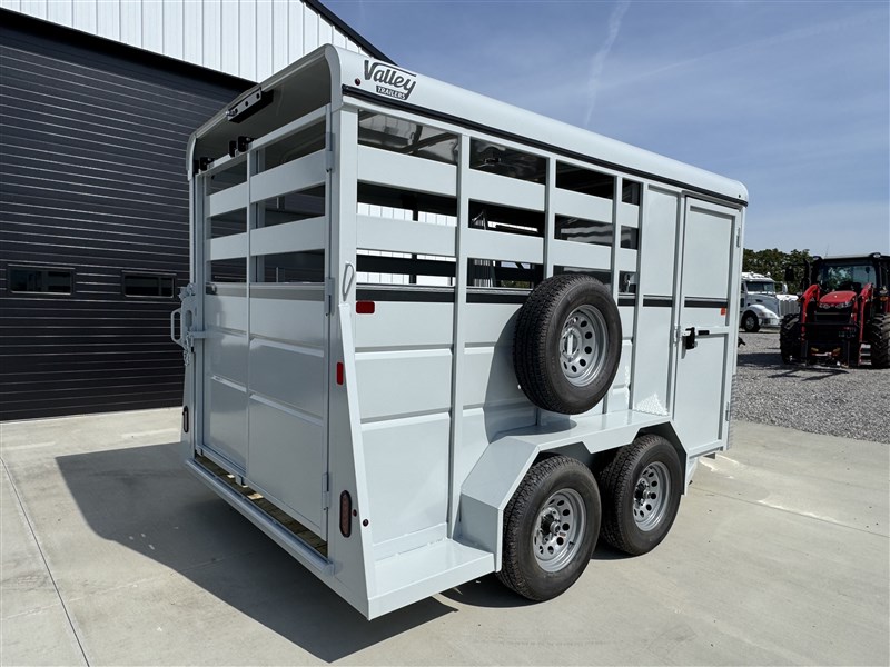2027 Valley 2 slant , tack room, saddle tree