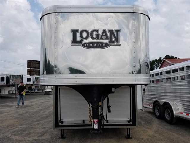 Logan Razor Trailer 2017 Logan Logan Coach RAZOR 3H w/living Quarters - Generator
