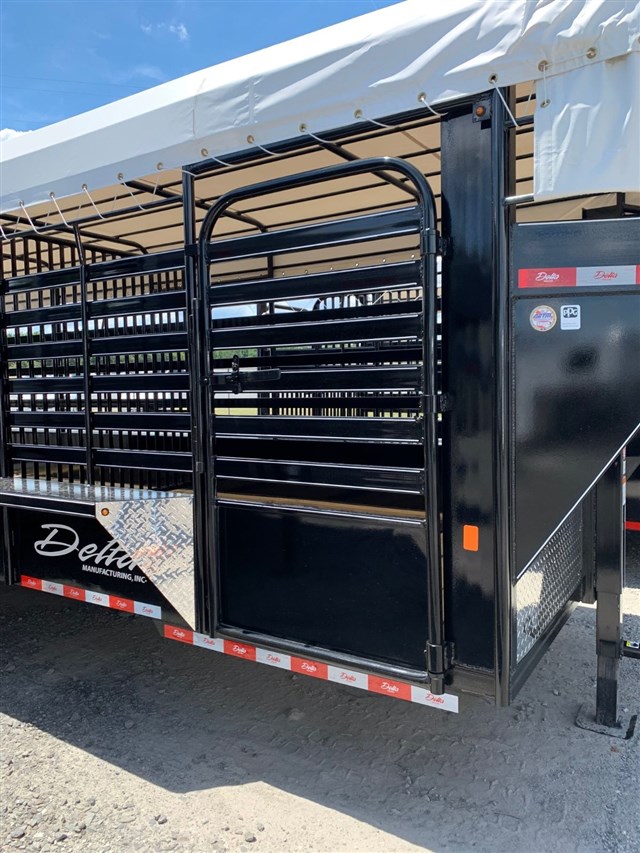 2021 BCI 20FT BAR TOP LIVESTOCK TRAILER