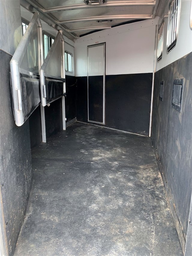 2014 Exiss 6308 3 HORSE LIVING QUARTERS TRAILER