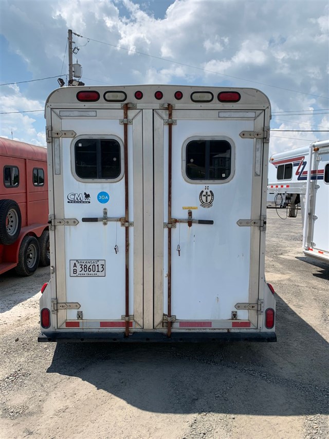 2000 CM 3 HORSE SLANT GOOSENECK HORSE TRAILER