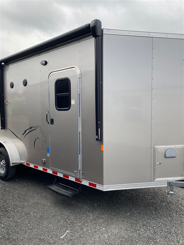 2021 Dixie Star 2 Horse Bumper Pull with Living Quarters