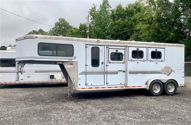 1999 Sundowner 3 Horse Slant Gooseneck