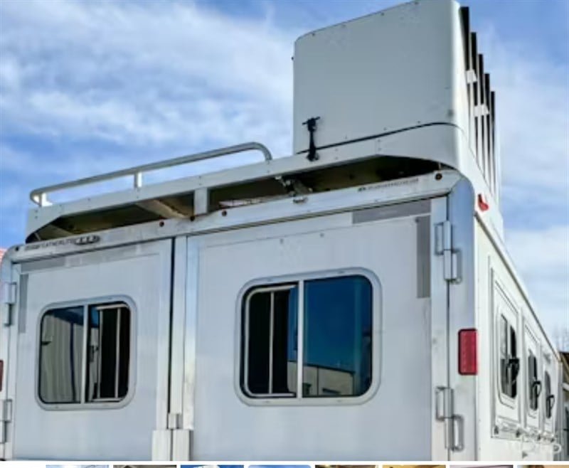 2015 Featherlite 8581 bunk